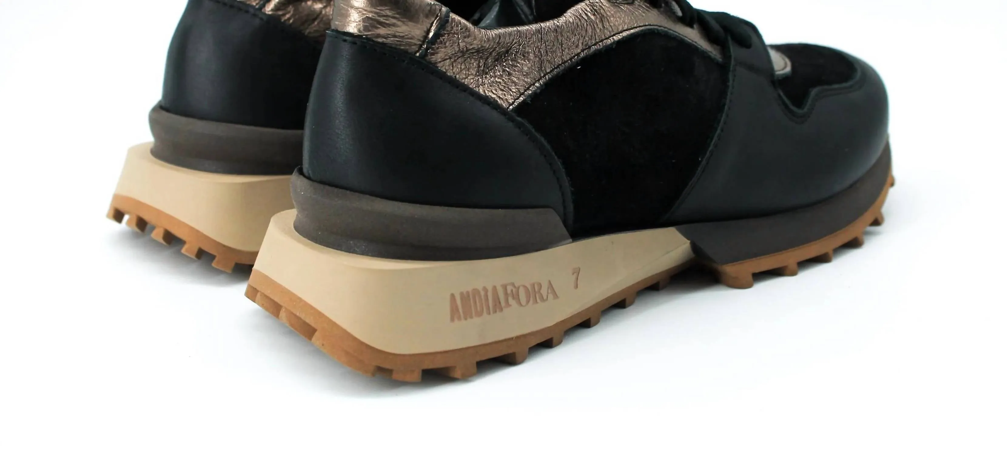 Andia Fora - Women's Ruffle Sneaker