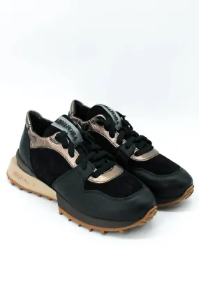 Andia Fora - Women's Ruffle Sneaker