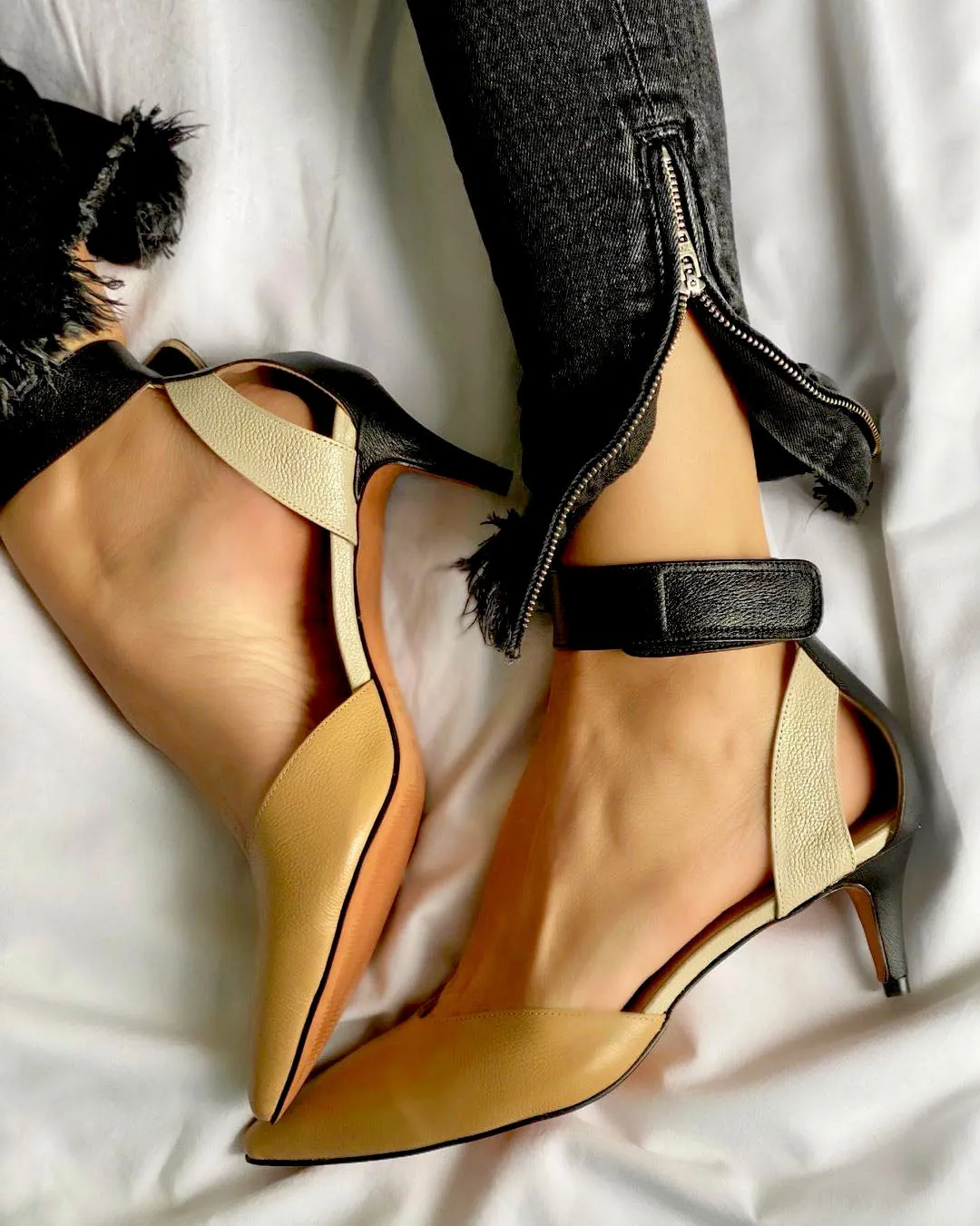 elveswallet Dancing Fireflies Stiletto color block pointed toe sandals